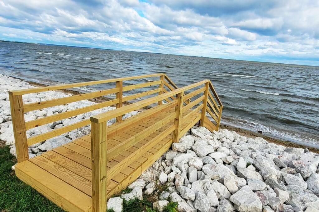 Waterfront Cottage Near Lambeau And Door County! グリーンベイ エクステリア 写真
