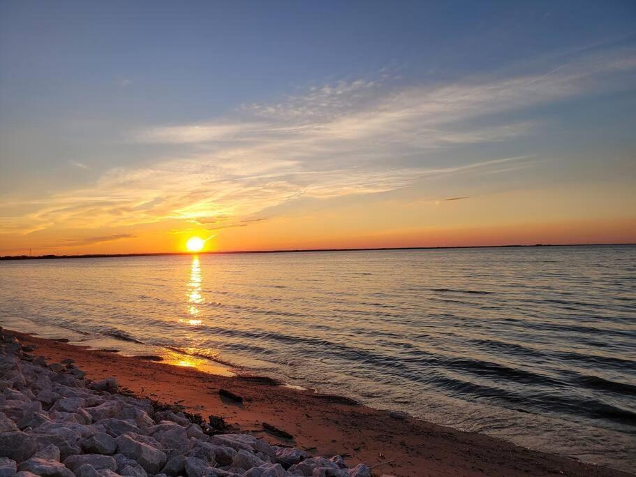Waterfront Cottage Near Lambeau And Door County! グリーンベイ エクステリア 写真