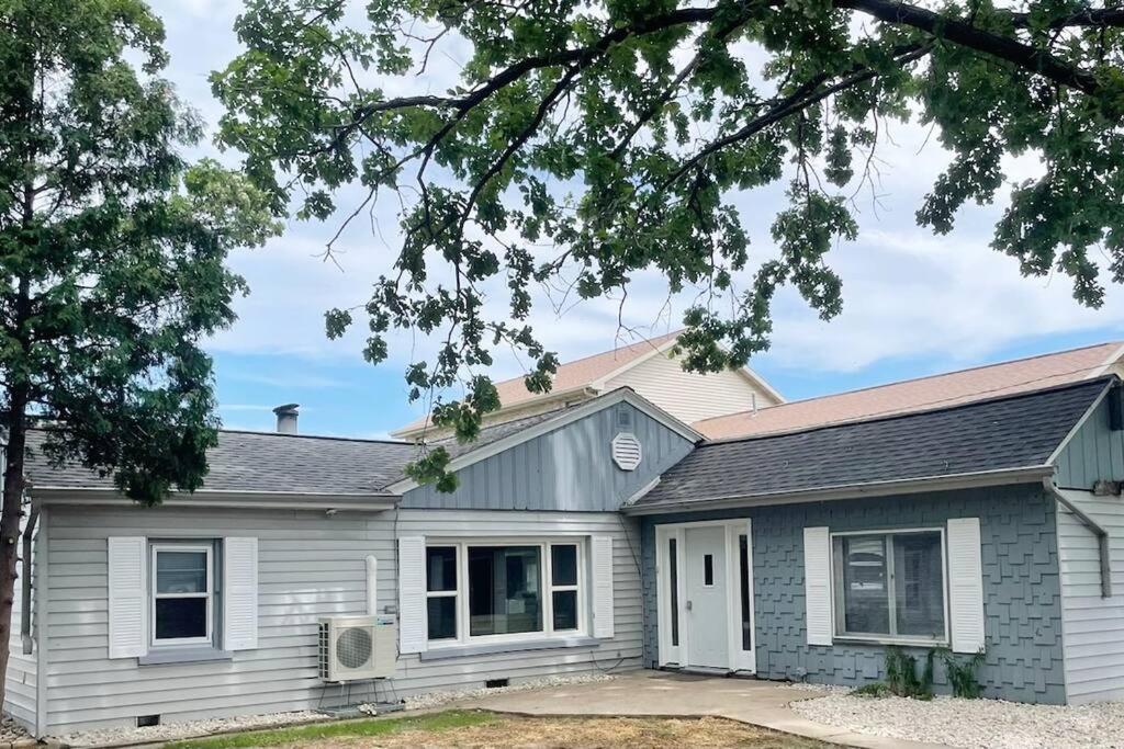 Waterfront Cottage Near Lambeau And Door County! グリーンベイ エクステリア 写真